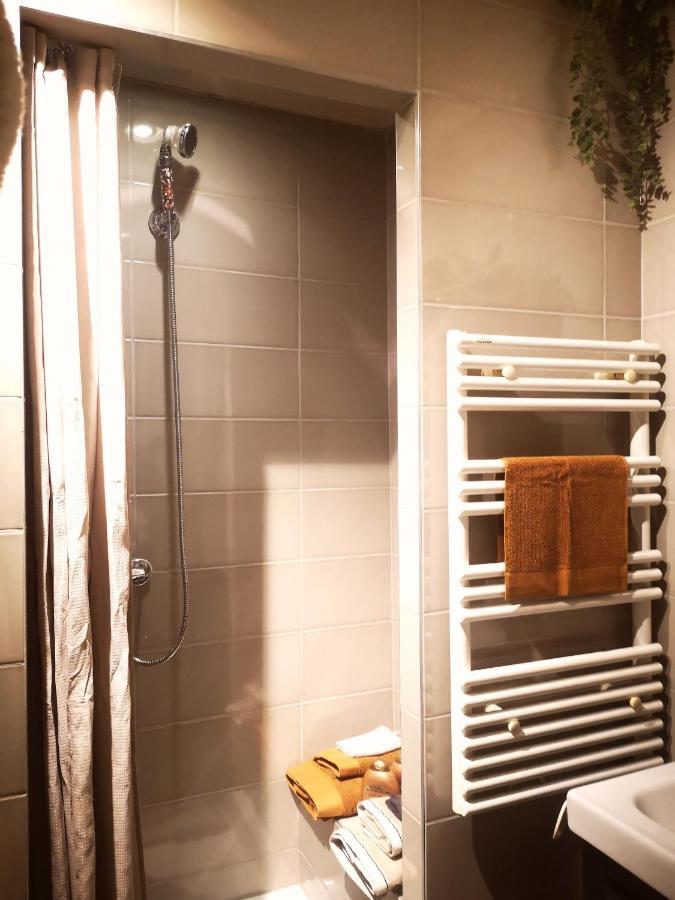 Apartment Super Canal St Martin Paris