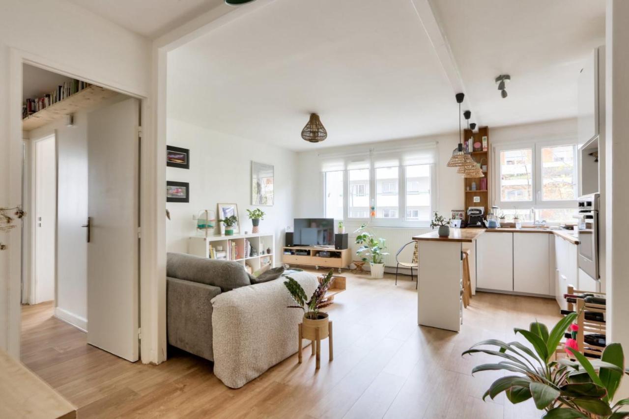 Apartment Bright For 4 With Balcony Paris
