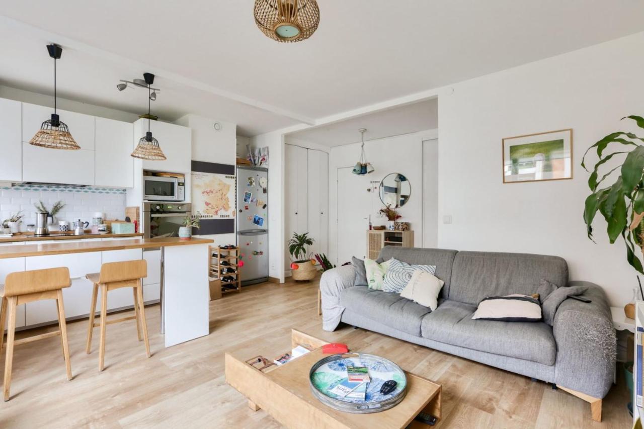 Apartment Bright For 4 With Balcony