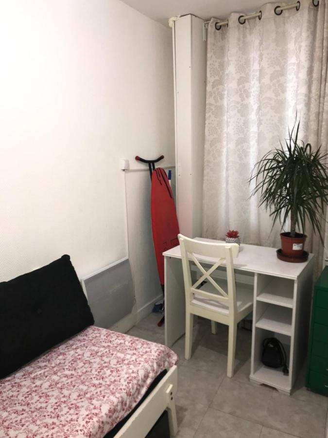 Voltaire 11 Apartment