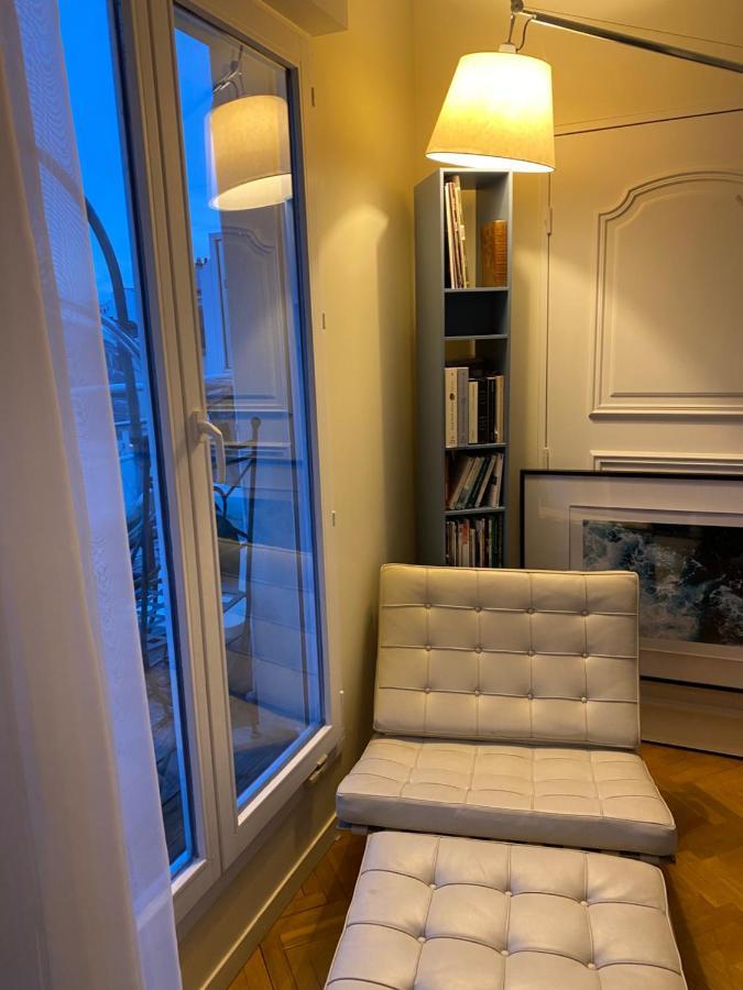 White Queen * Paris