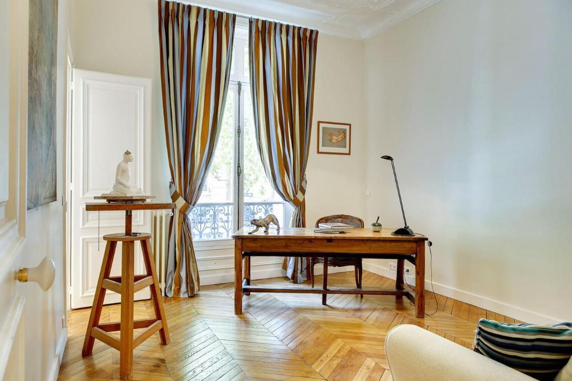 In A Great Location Close To The Eiffel Tower Appartement