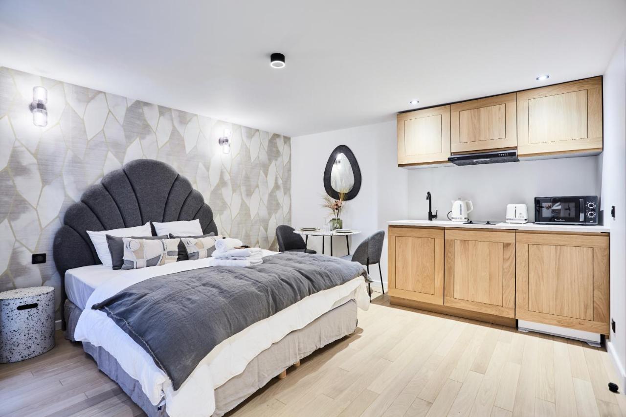 Center Of By Prestige * Paris