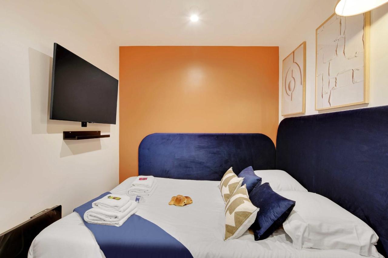Pelican - Louvre Apartment