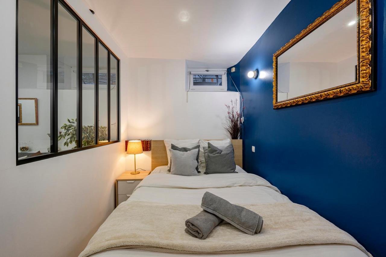 Elegant And Cosy 2/3 - Heart Of Paris