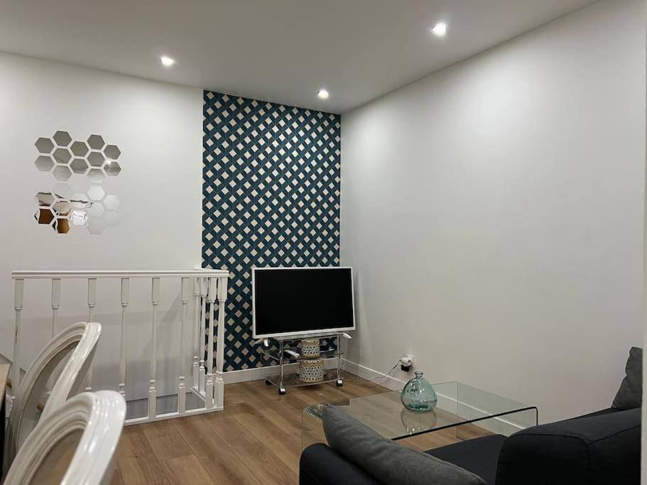 Apartment 3 Pieces Au Calme Avec 1 Acces Independant Paris