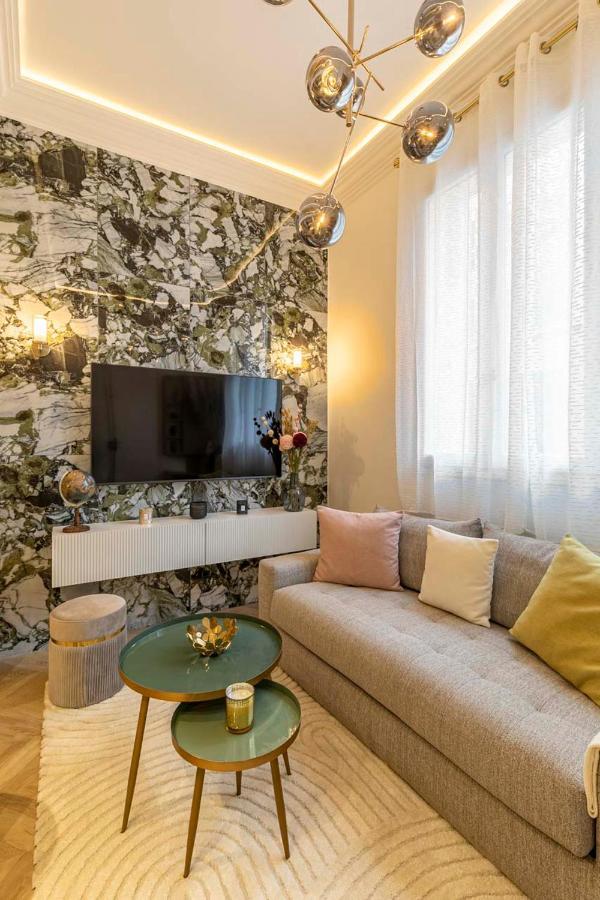Apartment Le Des Champs Elysees Paris