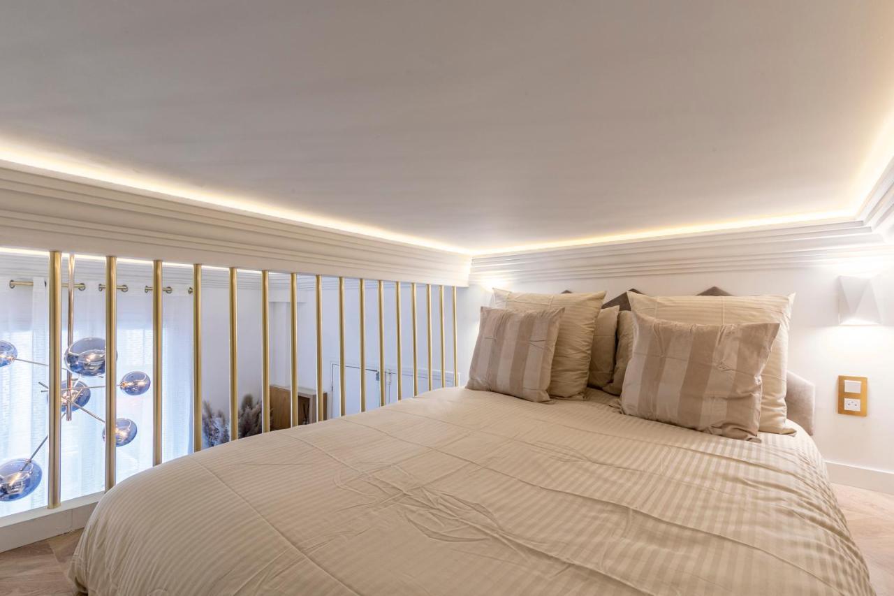 Le Des Champs Elysees Apartment