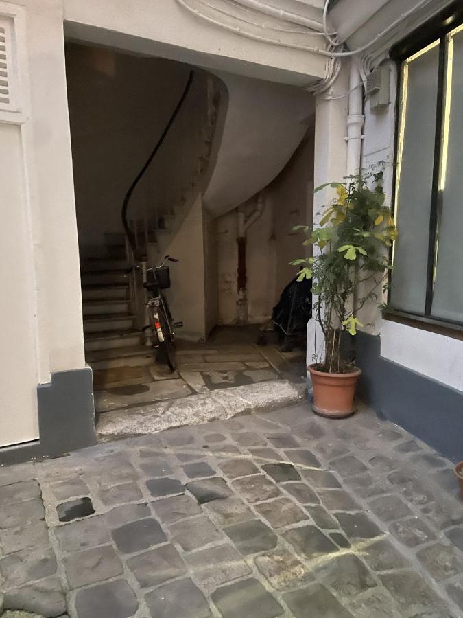 Notre Dame De Nazareth Apartment