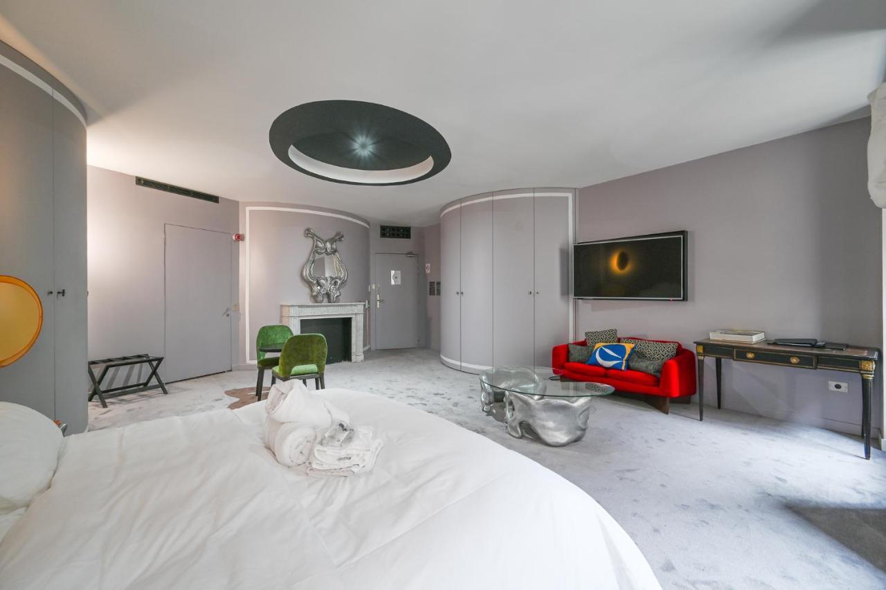 The Place To Be In Saint Germain Des Pres - Montana 2