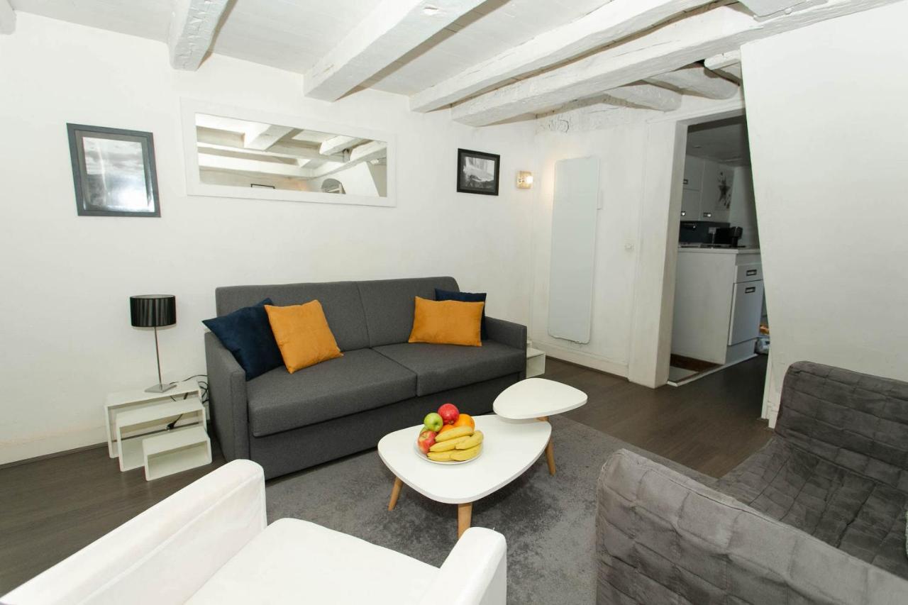 Ile Saint Louis Apartment Paris