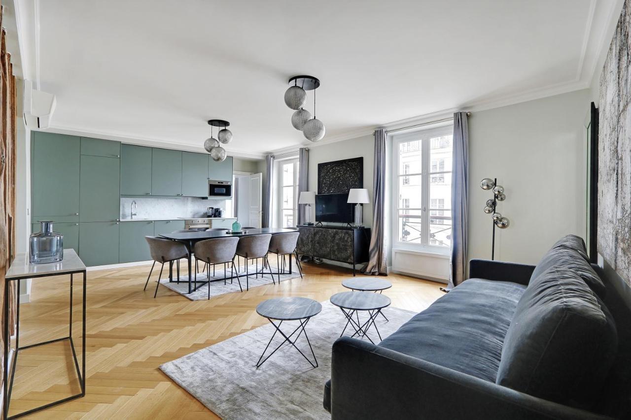 Pick A Flat's In Montmartre - Rue Lepic *
