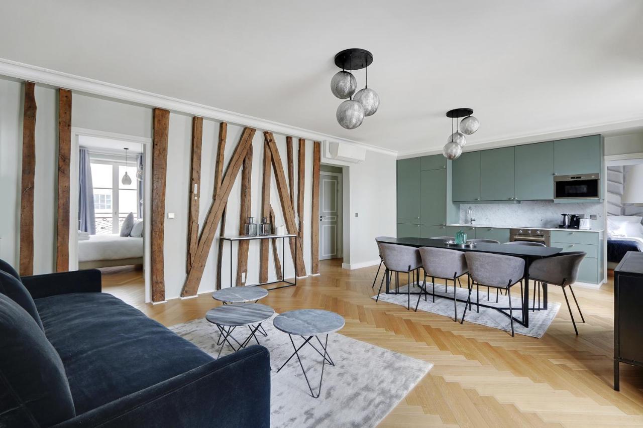 Pick A Flat's In Montmartre - Rue Lepic