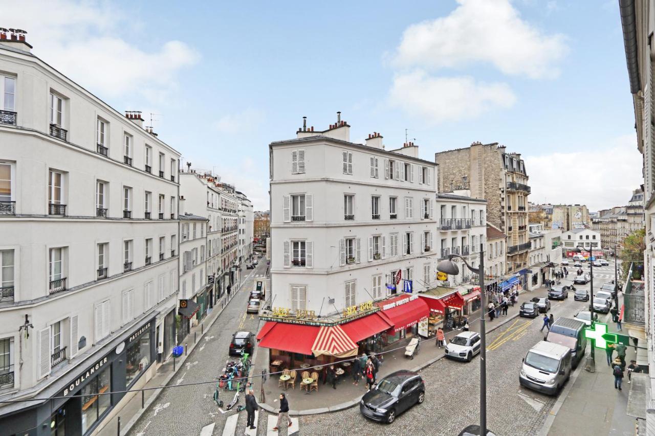 Pick A Flat's In Montmartre - Rue Lepic