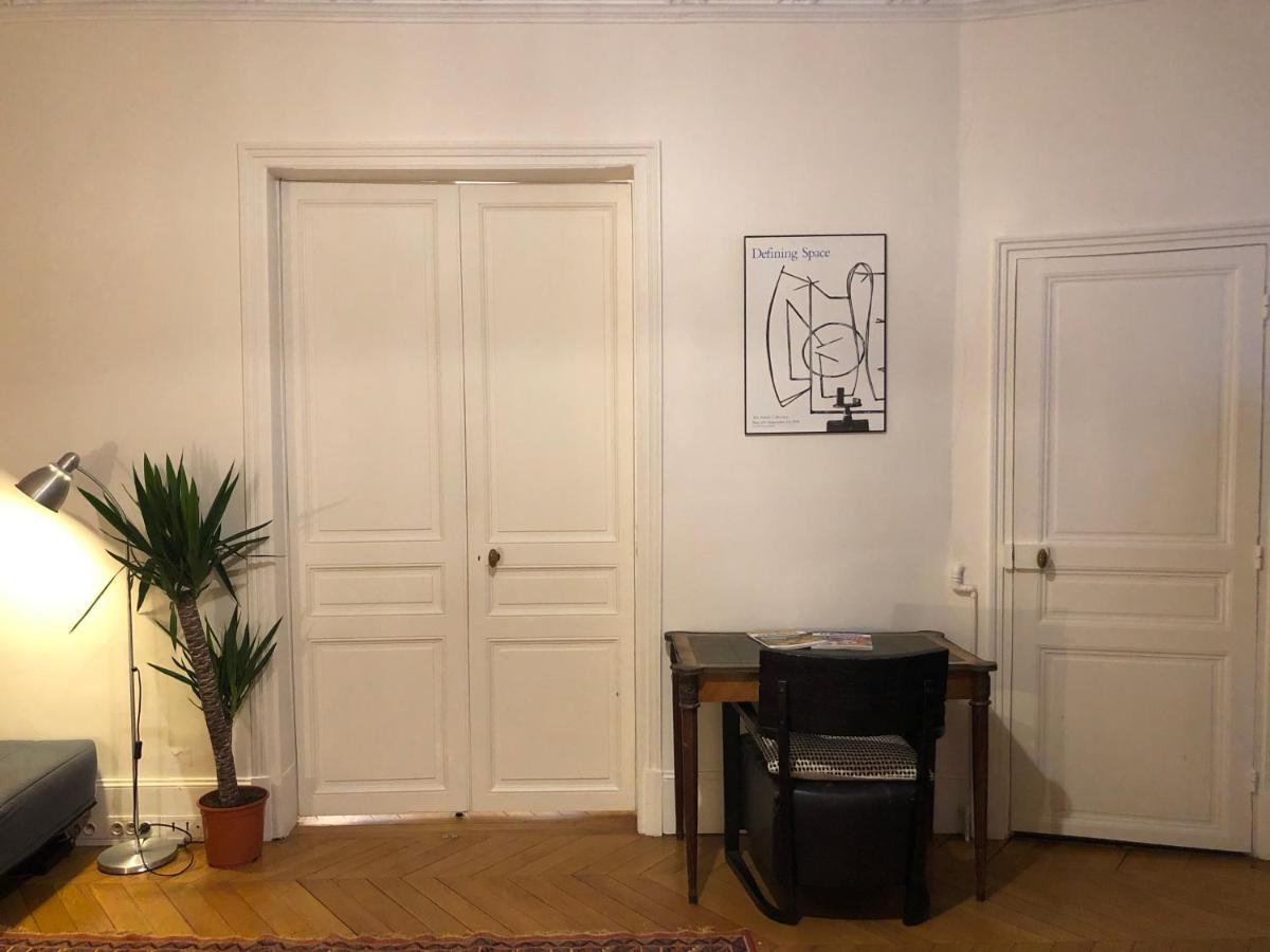 Apartment Cosy 2 50m2 Parisian Classic Flat - Passy, 16th Arrondissement, Near Eiffel Tower