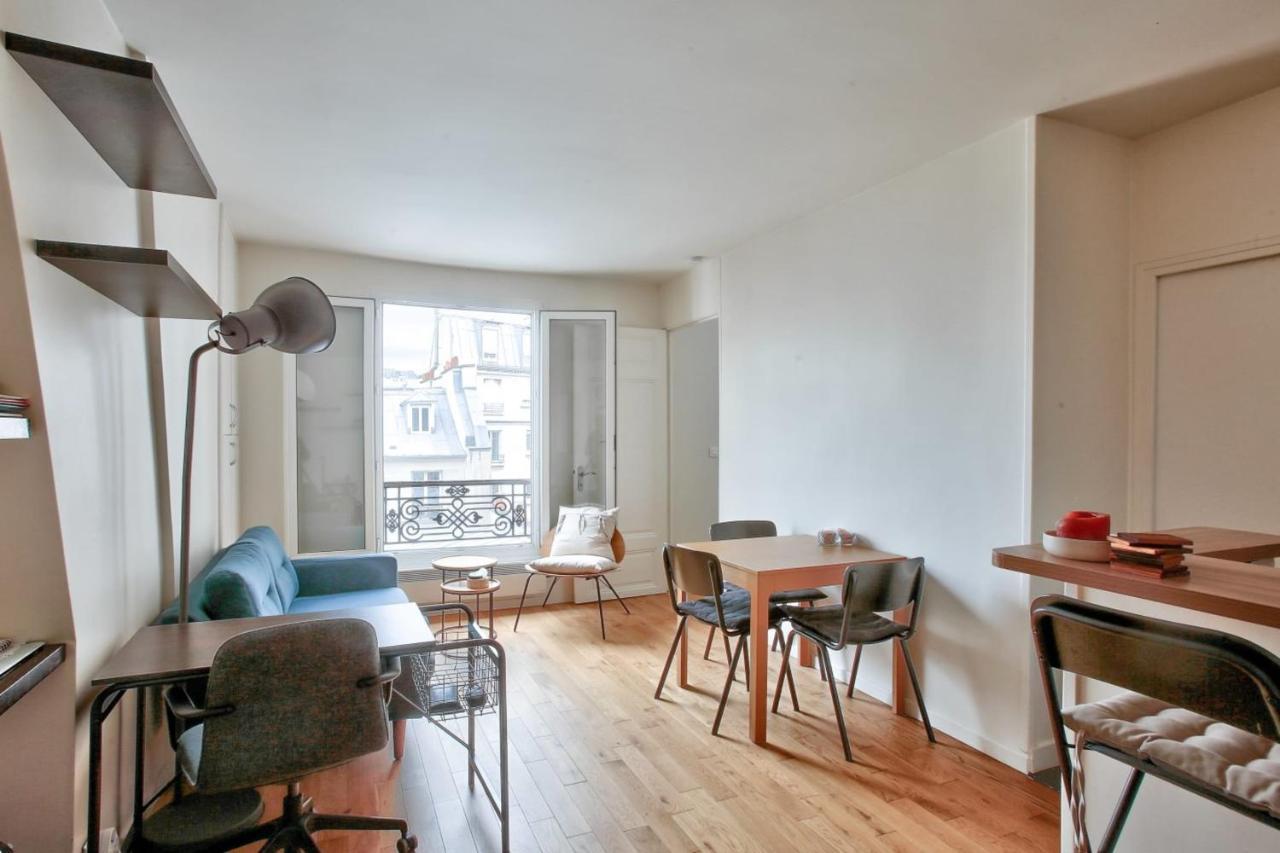 Charming 2 In The Heart Of Bastille