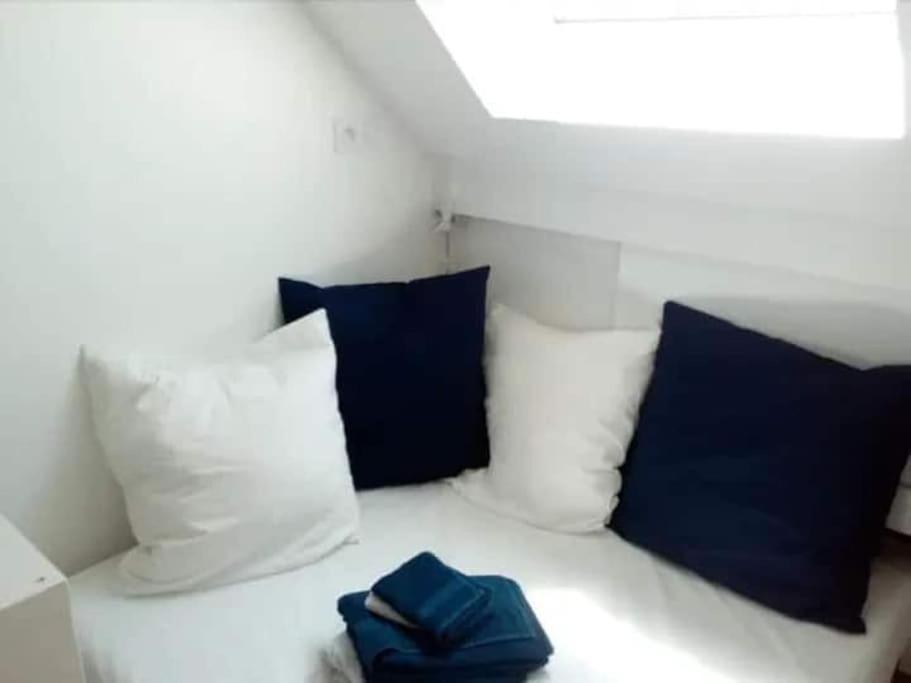 Appartement Studio Propre Calme Vue Ascenseur *