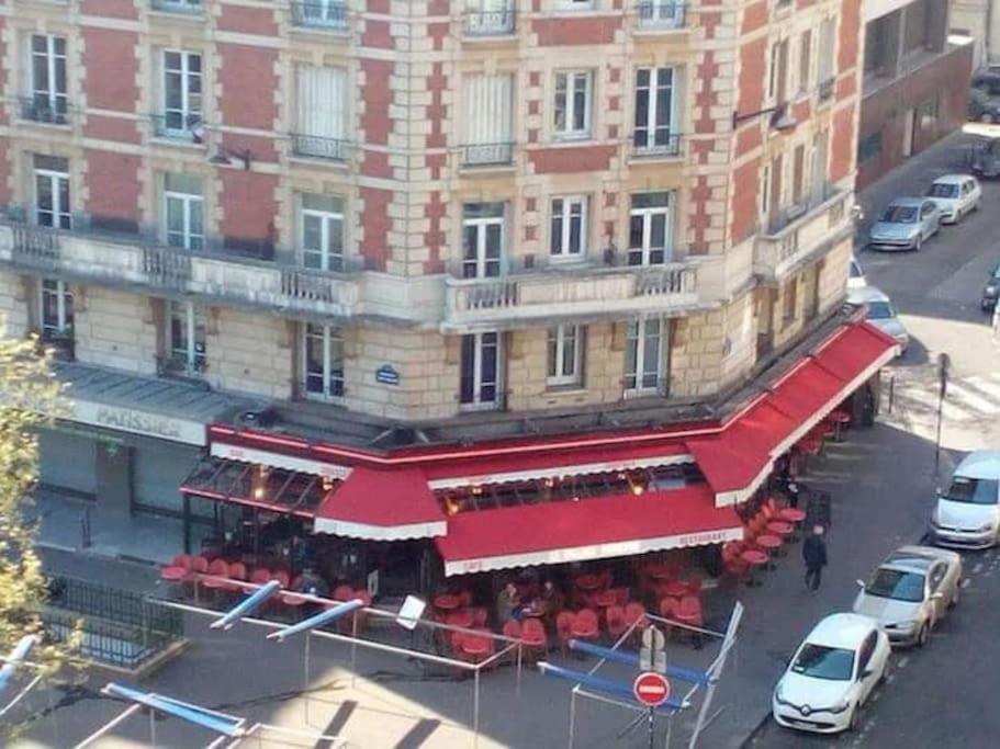 Appartement Studio Propre Calme Vue Ascenseur Paris
