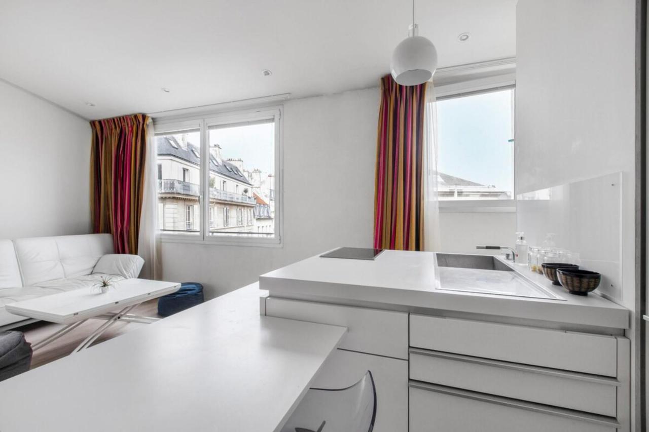 Modern In The Heart Of The Marais * Paris