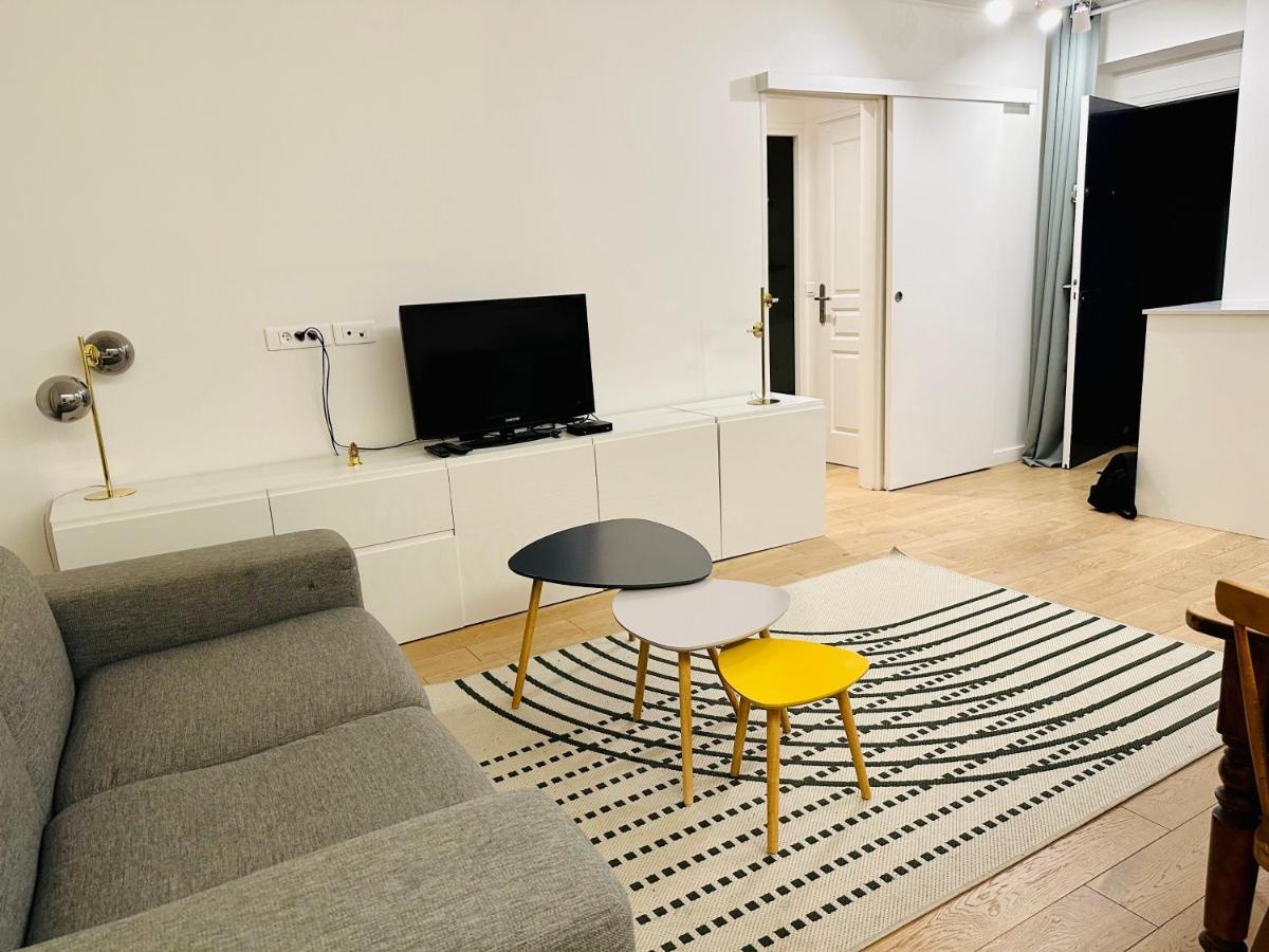 Sweet Doudeauville Chateau Apartment