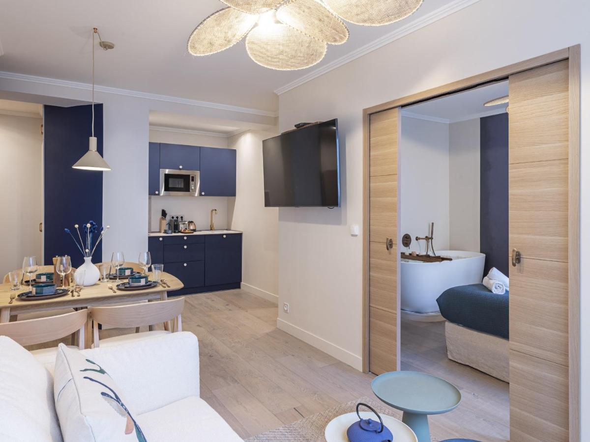 Apartment The Blue On Champs Elysees Avenue Paris