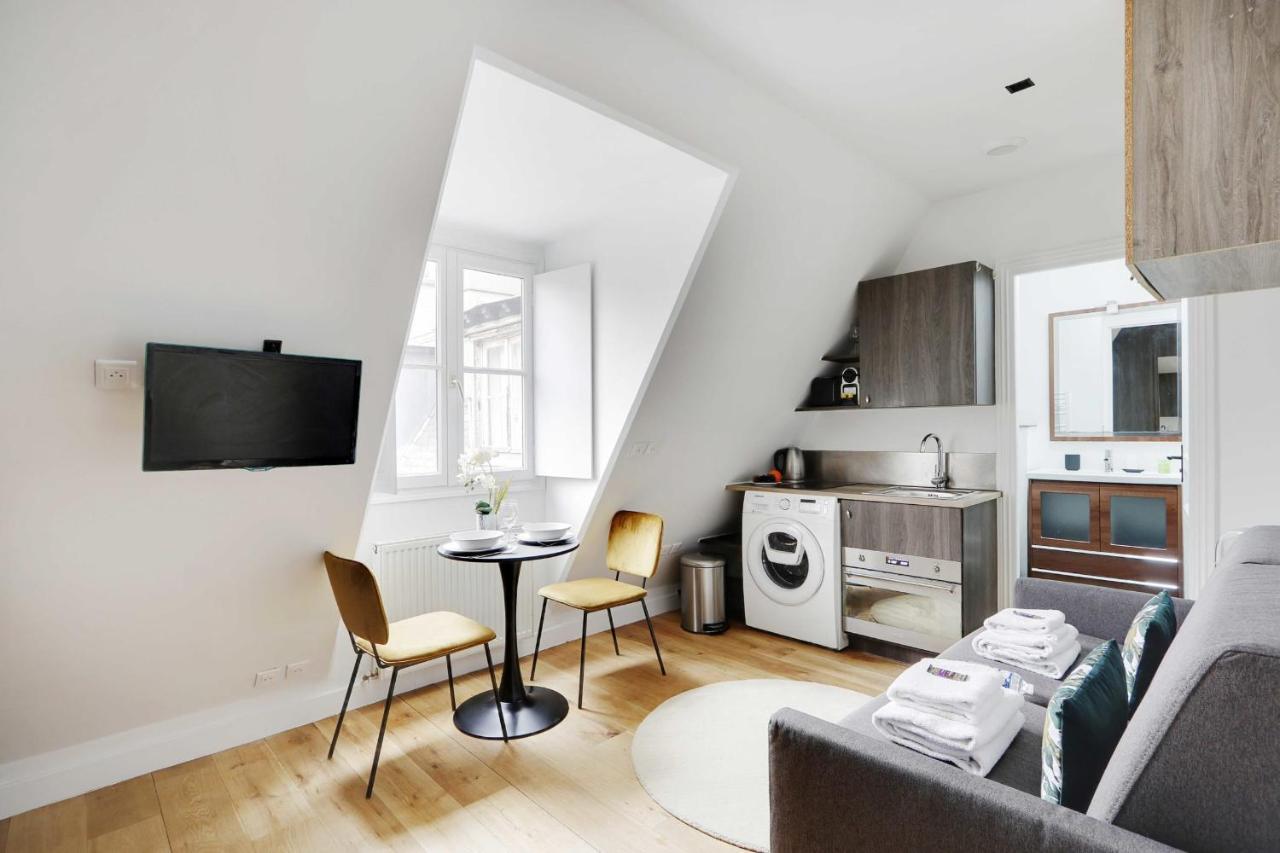 Superb Studio-2p- Arc De Triomphe Porte Maillot 51 * Paris