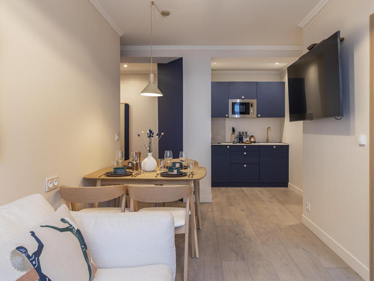 Apartment The Blue On Champs Elysees Avenue