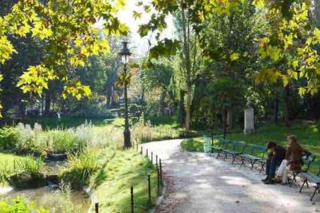 Au Petit Gnolles - 450m Metro - 100m Parc *