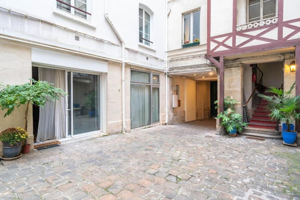 Grand Duplex Montmartre Apartment *