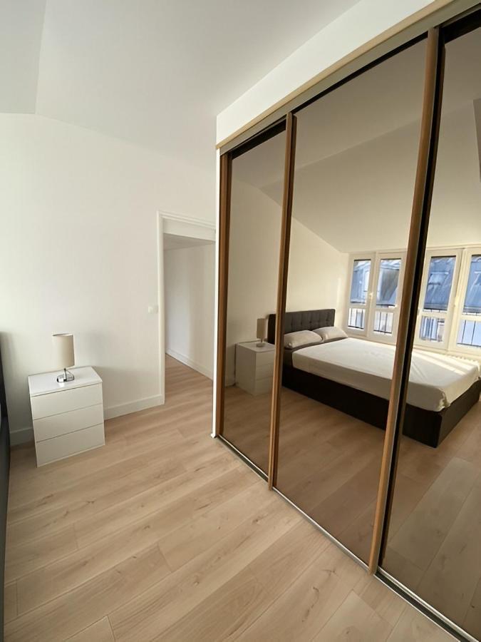 Upscale 80m2 2 Bedroom Near Champs Elysees *