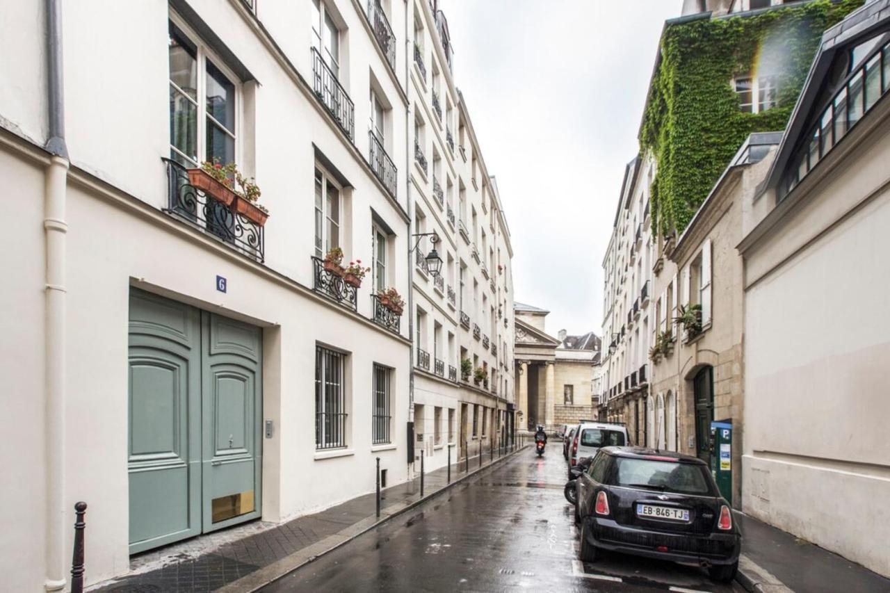 Apartment Modern In The Heart Of The Marais Paris