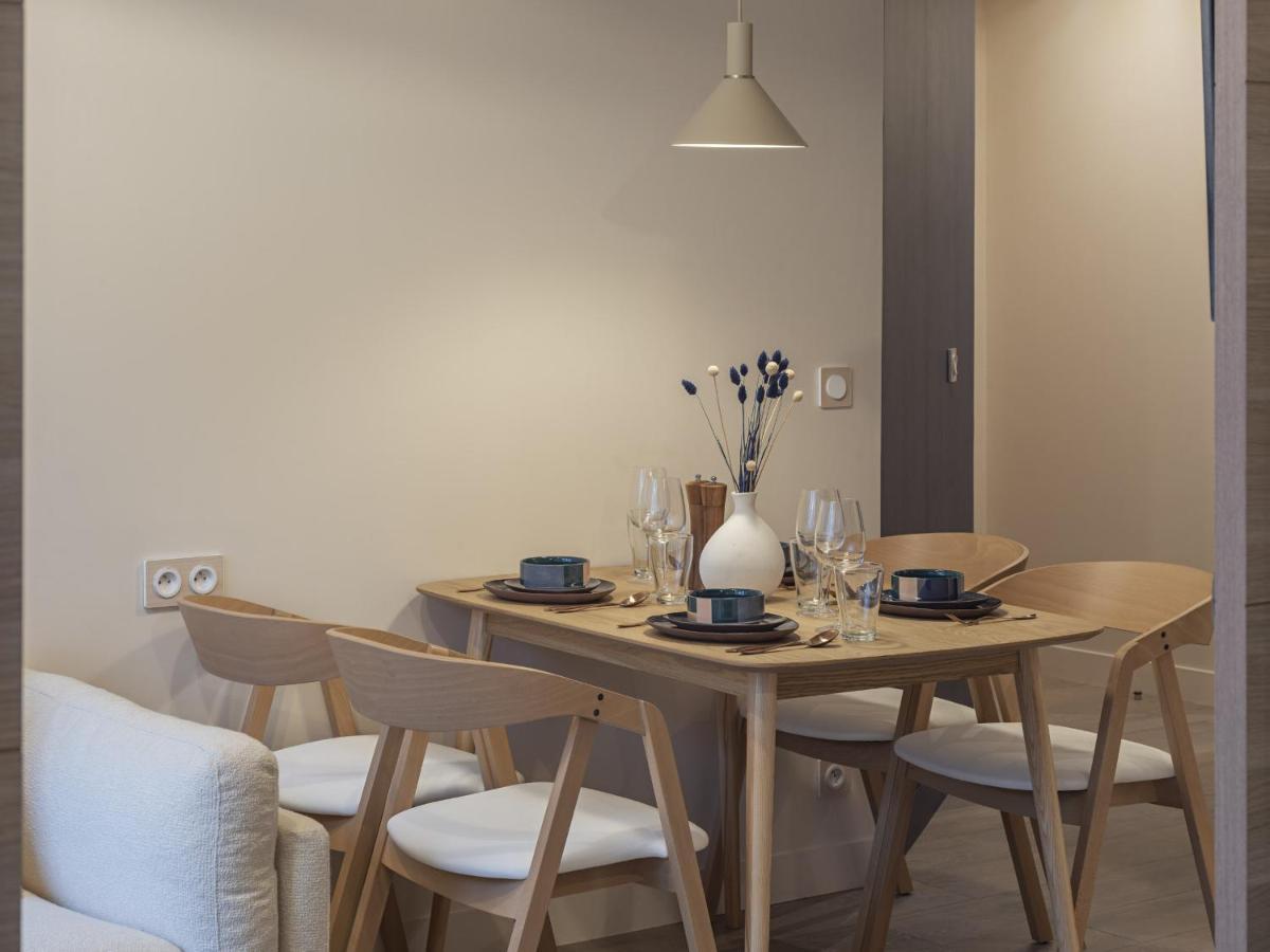 The Blue On Champs Elysees Avenue Apartment Paris