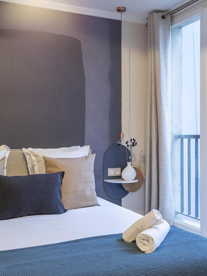 The Blue On Champs Elysees Avenue Apartment Paris