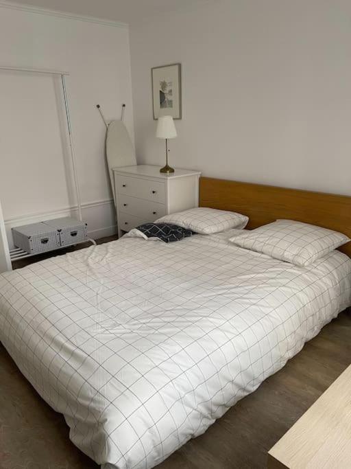 Vavin Luxembourg Garden Apartment *