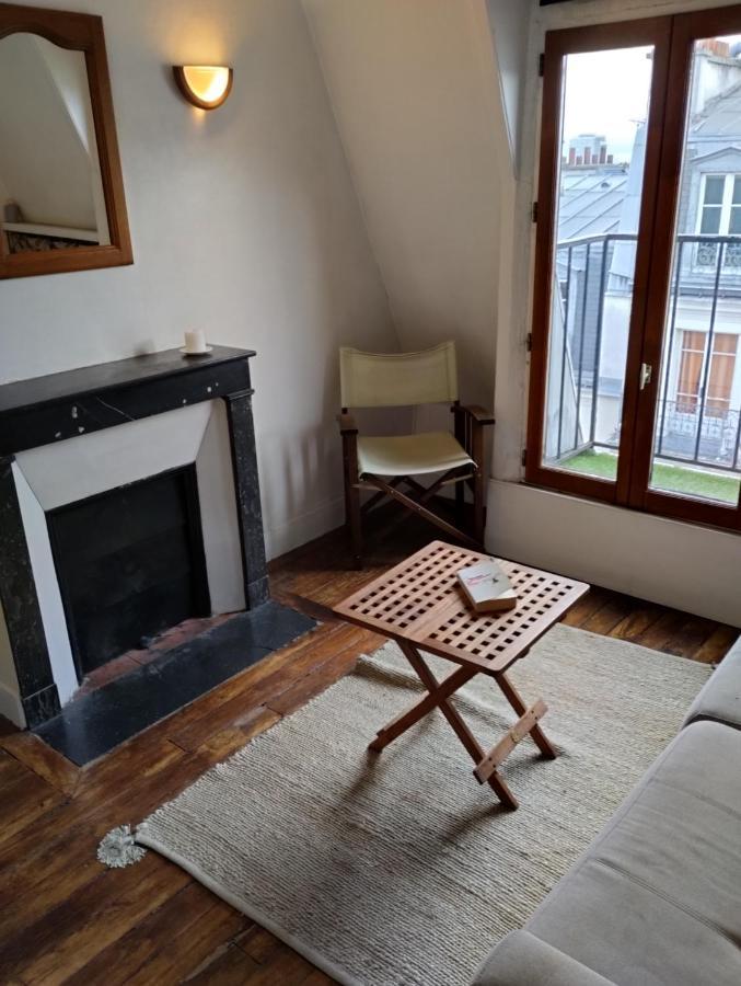 Apartment F1 Cosy Montmartre Avec Balcon Paris