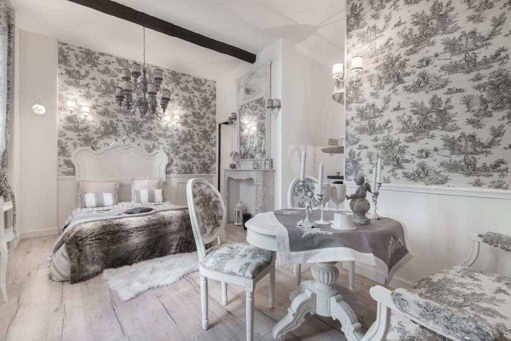 Eiffel Tower Appartement *