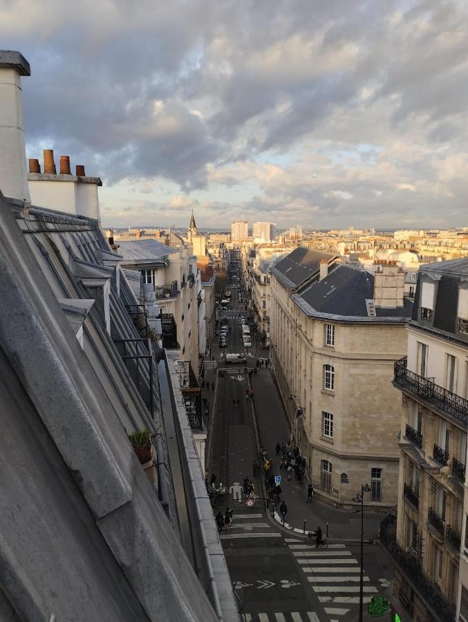 F1 Cosy Montmartre Avec Balcon *