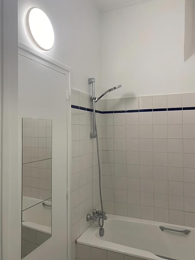 Spacious Next To Place Vendome Apartment Paris