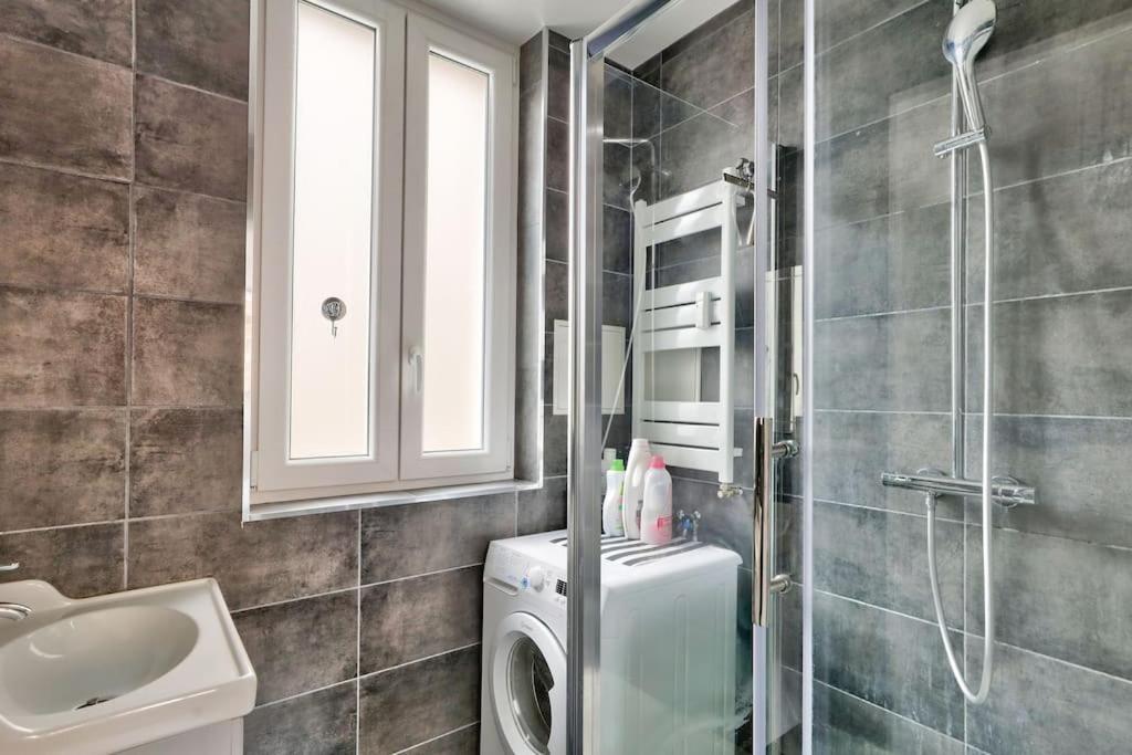 Apartment Renovated Modern 1 Bedroom Porte Maillot Paris