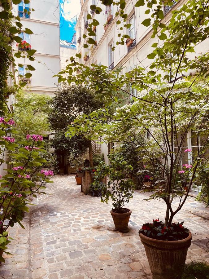 Appartement Marais Place Des Vosges Sevigne Paris