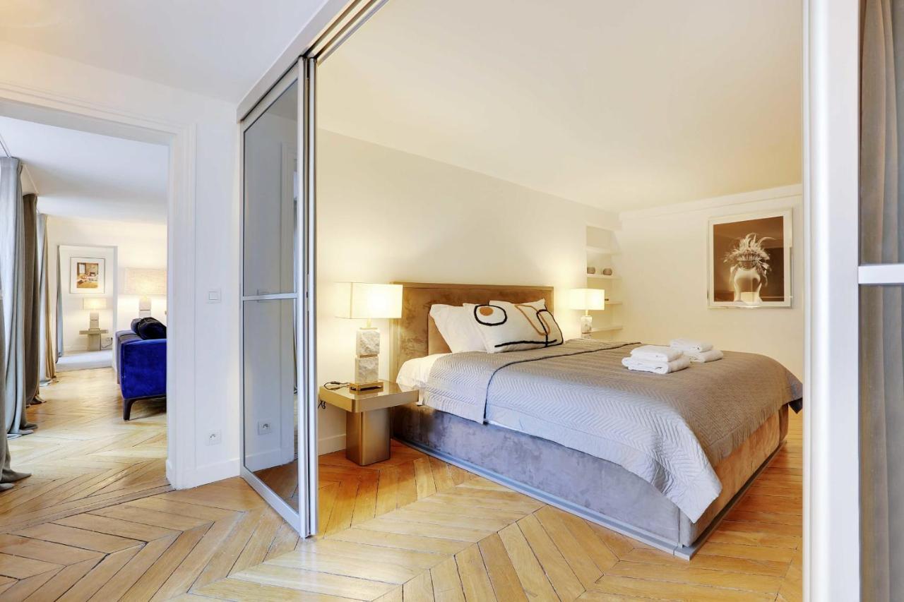 Elegant - 2bd-6p - Avenue Montaigne Paris