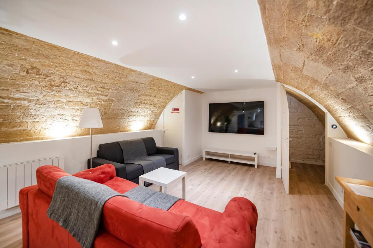 Place Pantheon Appartement Paris