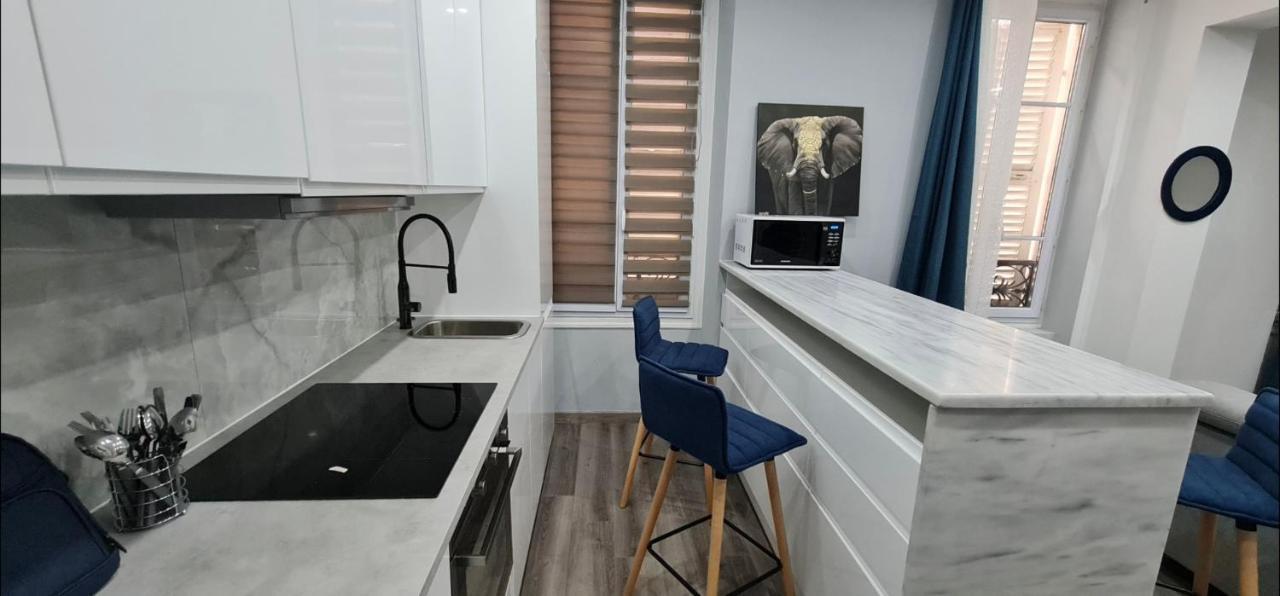 Tres Lumineux Porte De Saint-cloud - F3 Avec Parentale Apartment