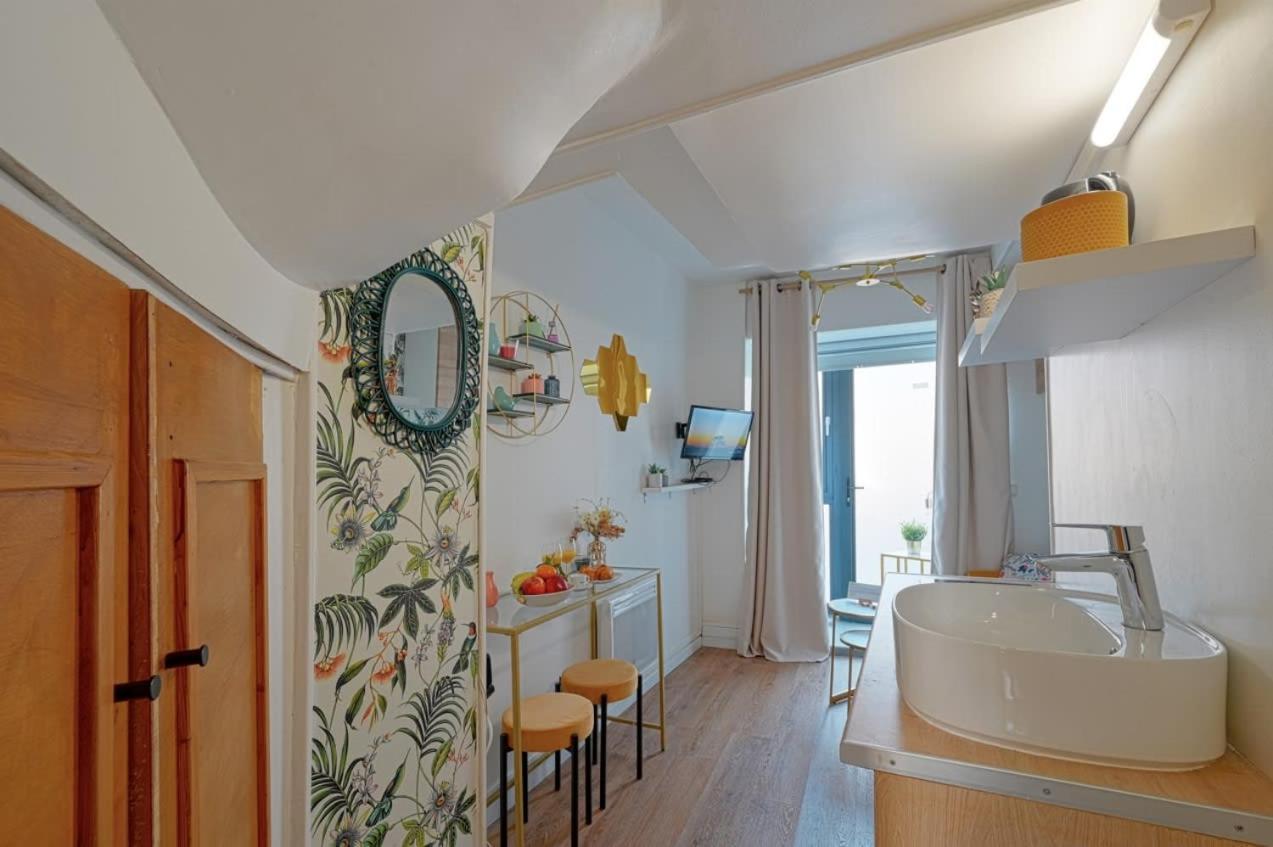 Cosy Renovated Studio In Heart Of Marais, Best Area To Discover In Appartement Paris