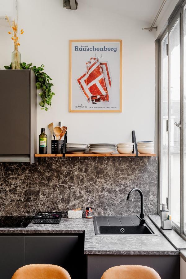 Edgar Martyrs - Loft Apartment Paris