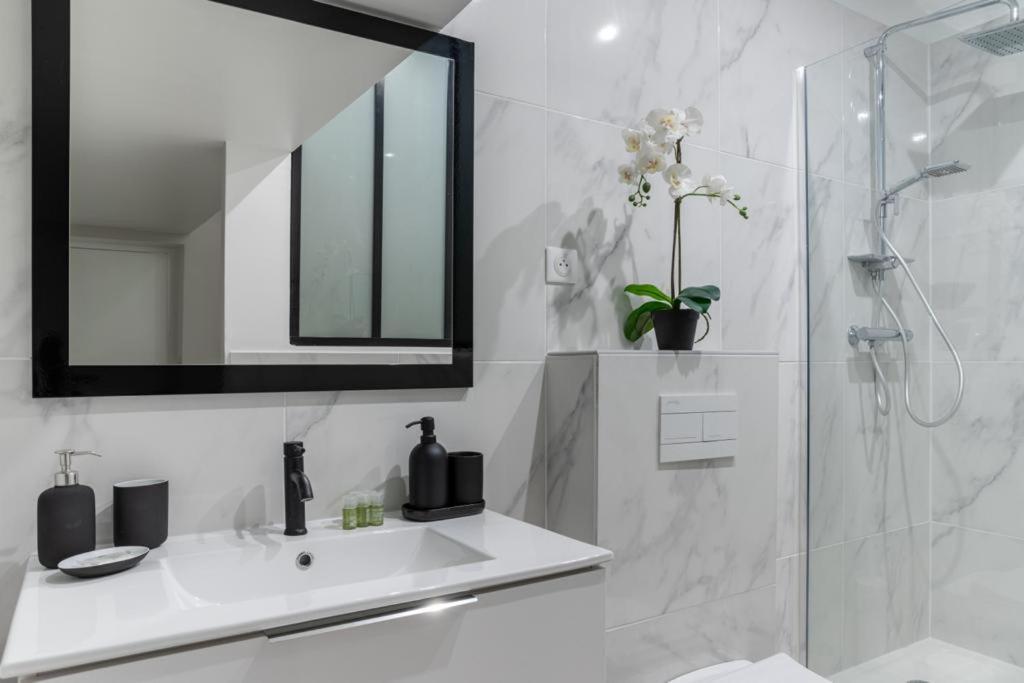 Hsh Batignolles Sauffroy Charming 8p * Paris