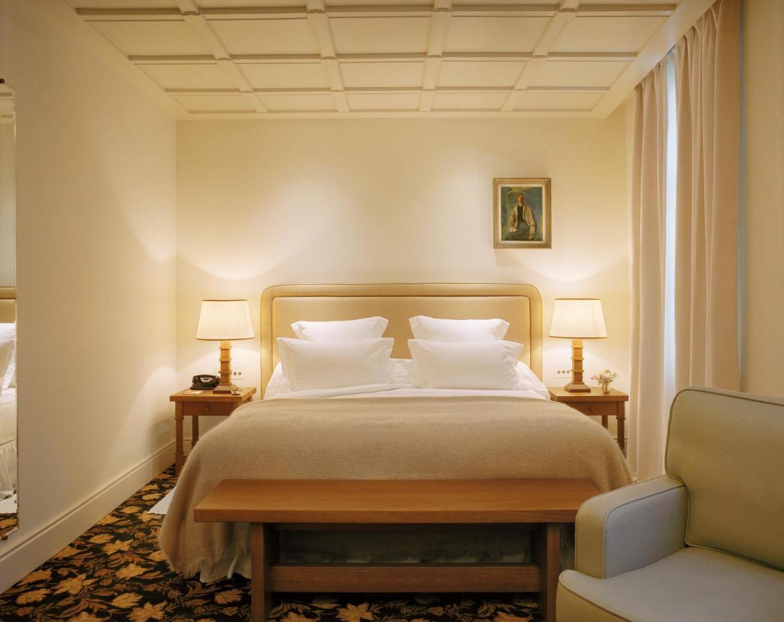 Hotel Chateau Voltaire Paris