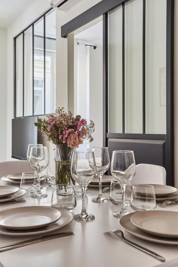 Center Of By Prestige Appartement Paris
