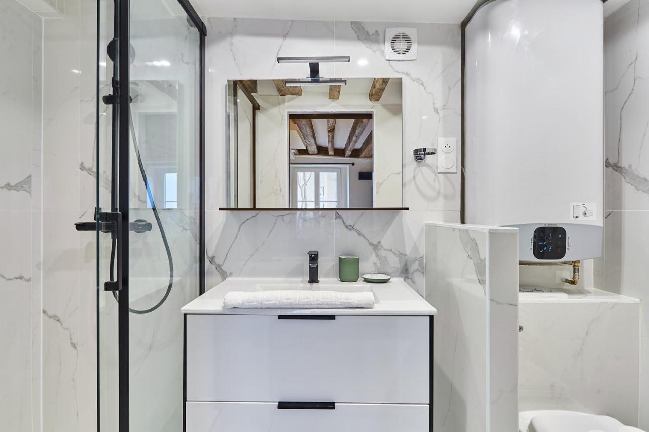 Center Of By Prestige Appartement Paris