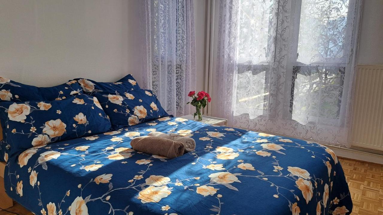 Apartment Charming Very Close To The City Center